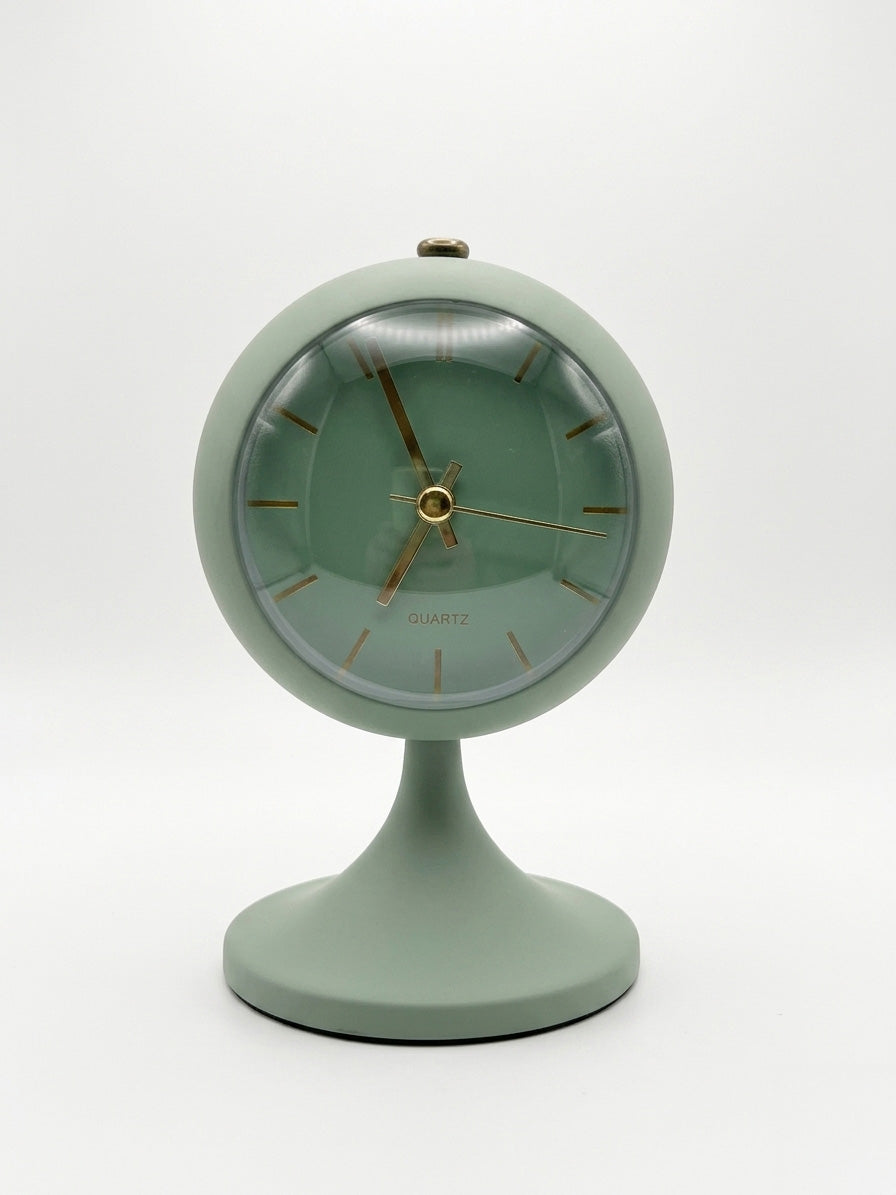 vendly's vintage retro analogue table clock